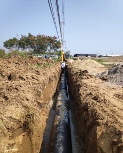 Đặt ống gang cầu vào đúng vị trí